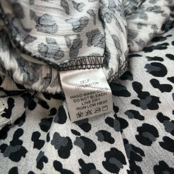 EE:SOME Off Shoulder Leopard Wide Leg Jumpsuit Women's Small Ruffle Smocked - Picture 4 of 5